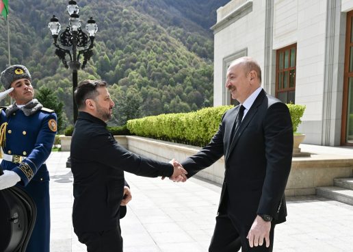 Zelensky Signs Cooperation Deals with Aliyev During First Wartime Visit to Azerbaijan