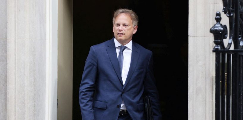 Russia Allegedly Jams Signals on UK Aircraft Carrying Defense Minister Grant Shapps